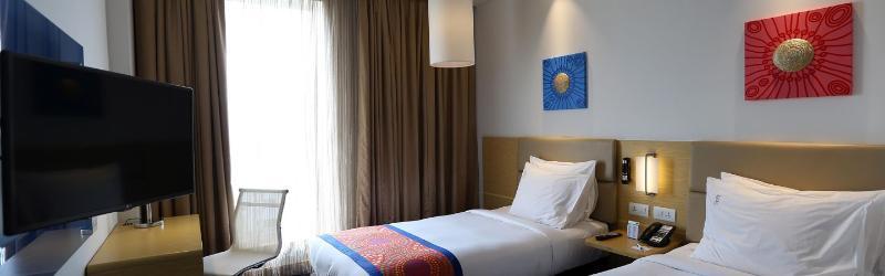 Holiday Inn Express Chennai Old Mahabalipuram Road Bagian luar foto