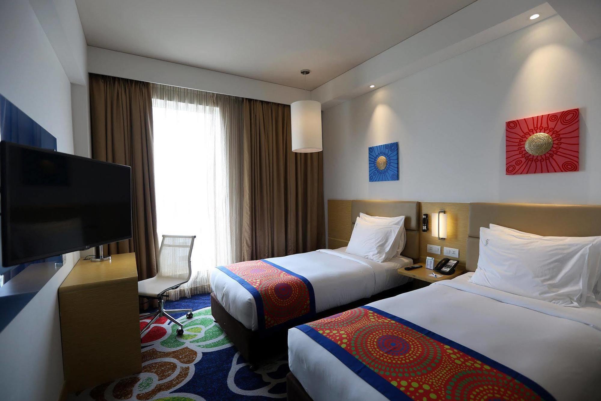 Holiday Inn Express Chennai Old Mahabalipuram Road Bagian luar foto