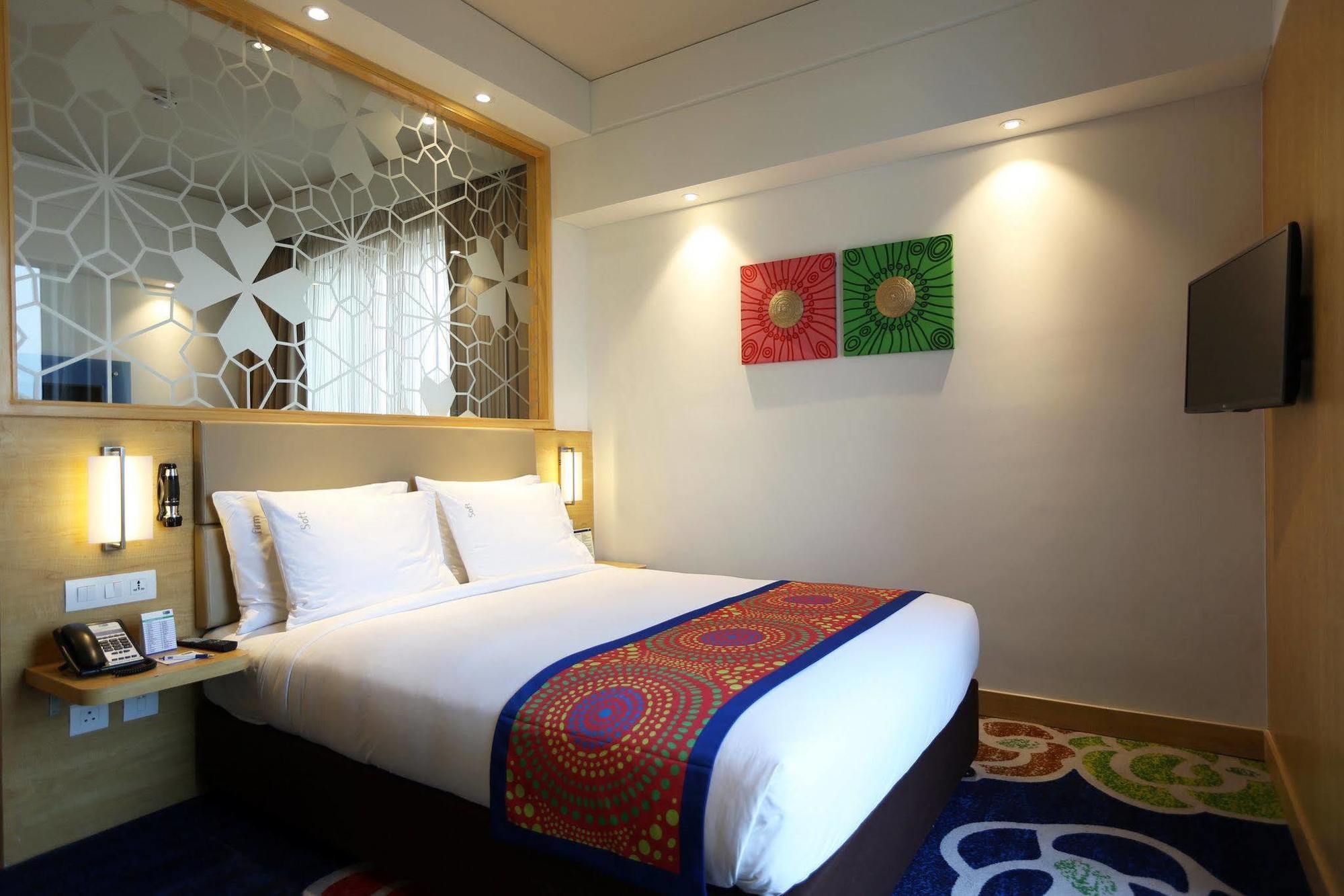 Holiday Inn Express Chennai Old Mahabalipuram Road Bagian luar foto