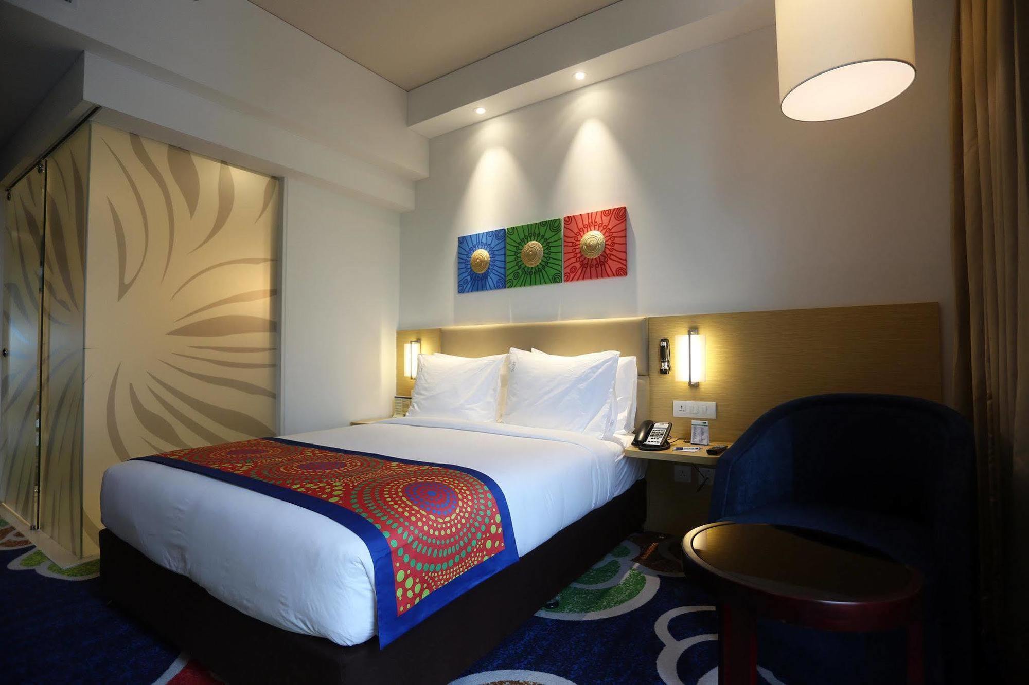 Holiday Inn Express Chennai Old Mahabalipuram Road Bagian luar foto